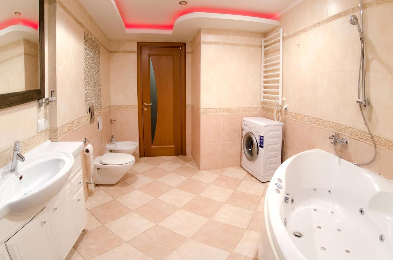 Hotrent Pechersk Lesy 20/22 Kiev Esterno foto